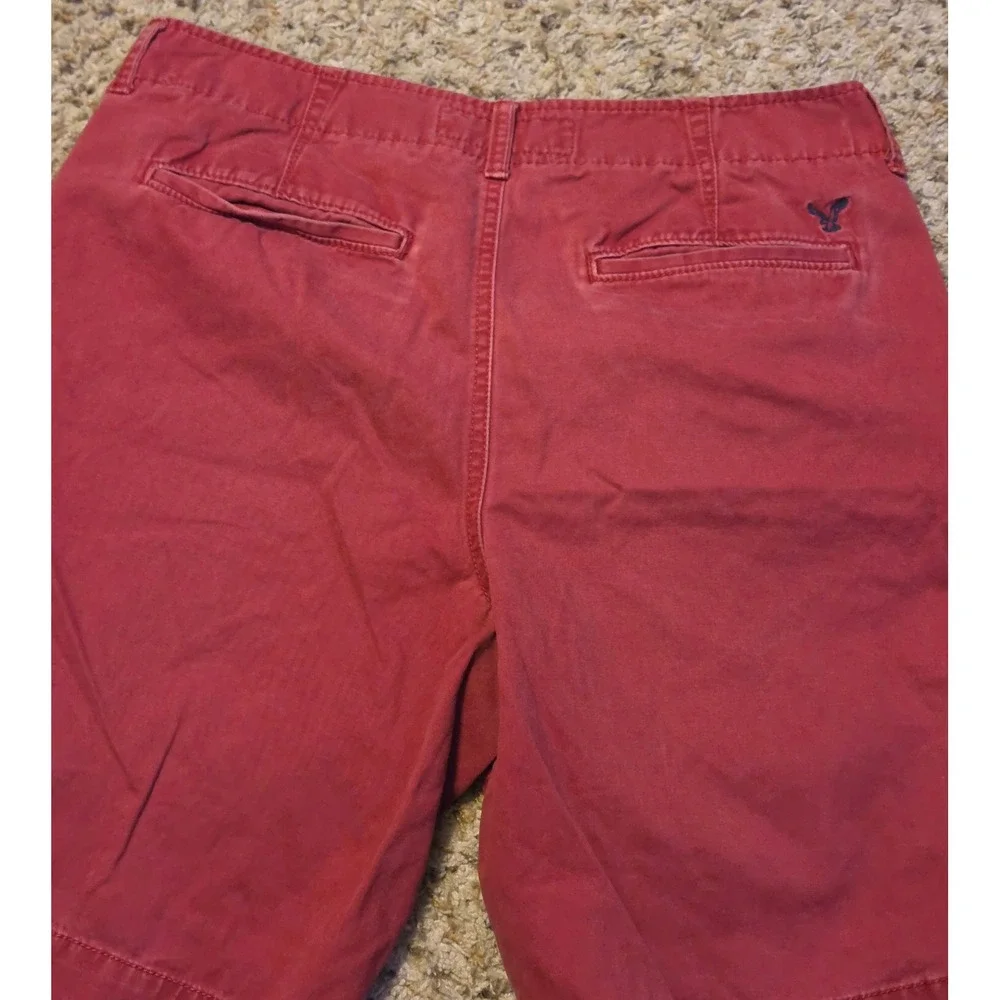 American Eagle Classic Chino Shorts Men's Size‎ 32 Red